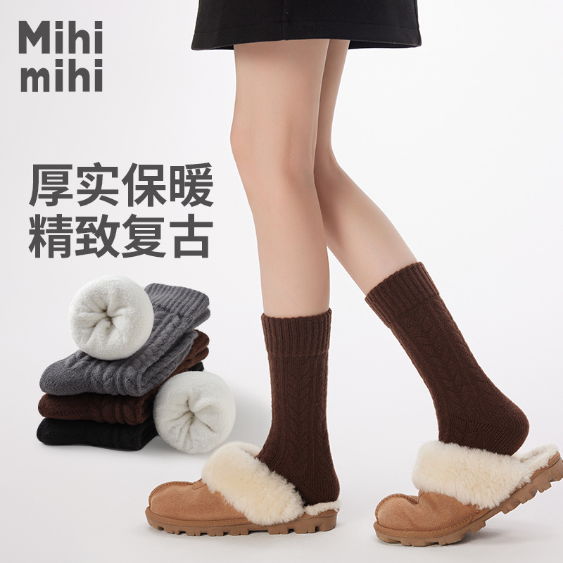 Skin-friendly velvet autumn and winter thickened warm gray twist pattern design retro exquisite tube socks women's boneless stockings Skin-friendly velvet autumn and winter thickened warm gray twist pattern design retro exquisite tube socks women's boneless stockings