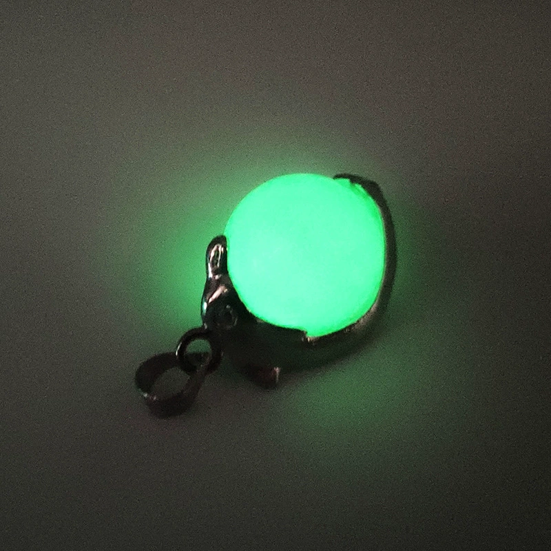 Pendant luminous dolphin beads, copper‑plated setting, 12 mm phosphorescent bead, lightweight