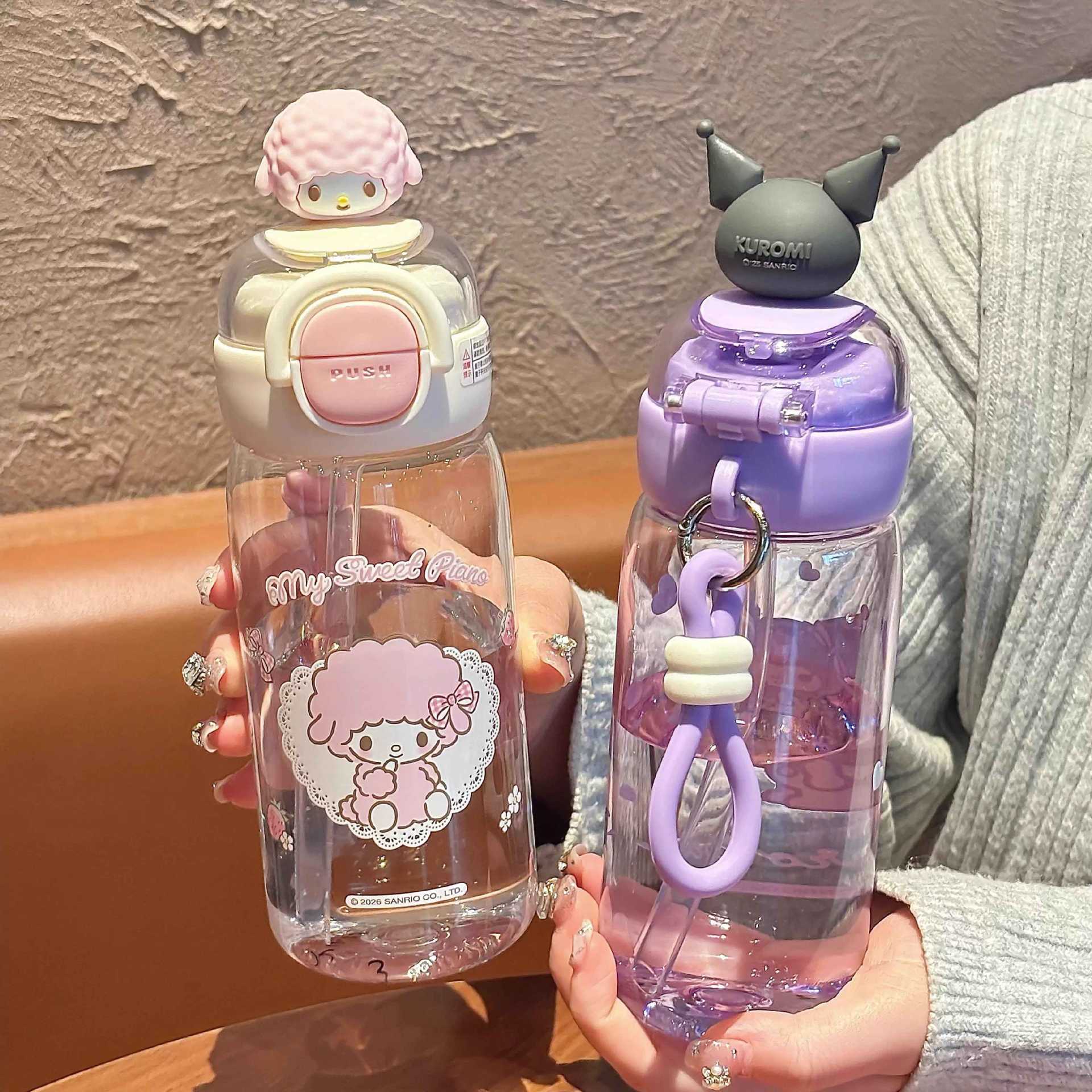 Sanrio 2026 nuevo lindo niño doble bebida taza de paja de alto valor facial para niñas taza de plástico especial para la escuela
