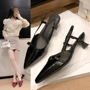 �r�м��^�߸�Ь2025�ļ��¿�߼�����Ƥ��ЬŮ�⴩�������^��Ь��