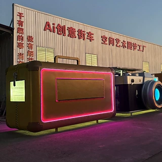 定制行李箱造型移动售货亭 多功能商用餐车市集美陈打卡设备生产