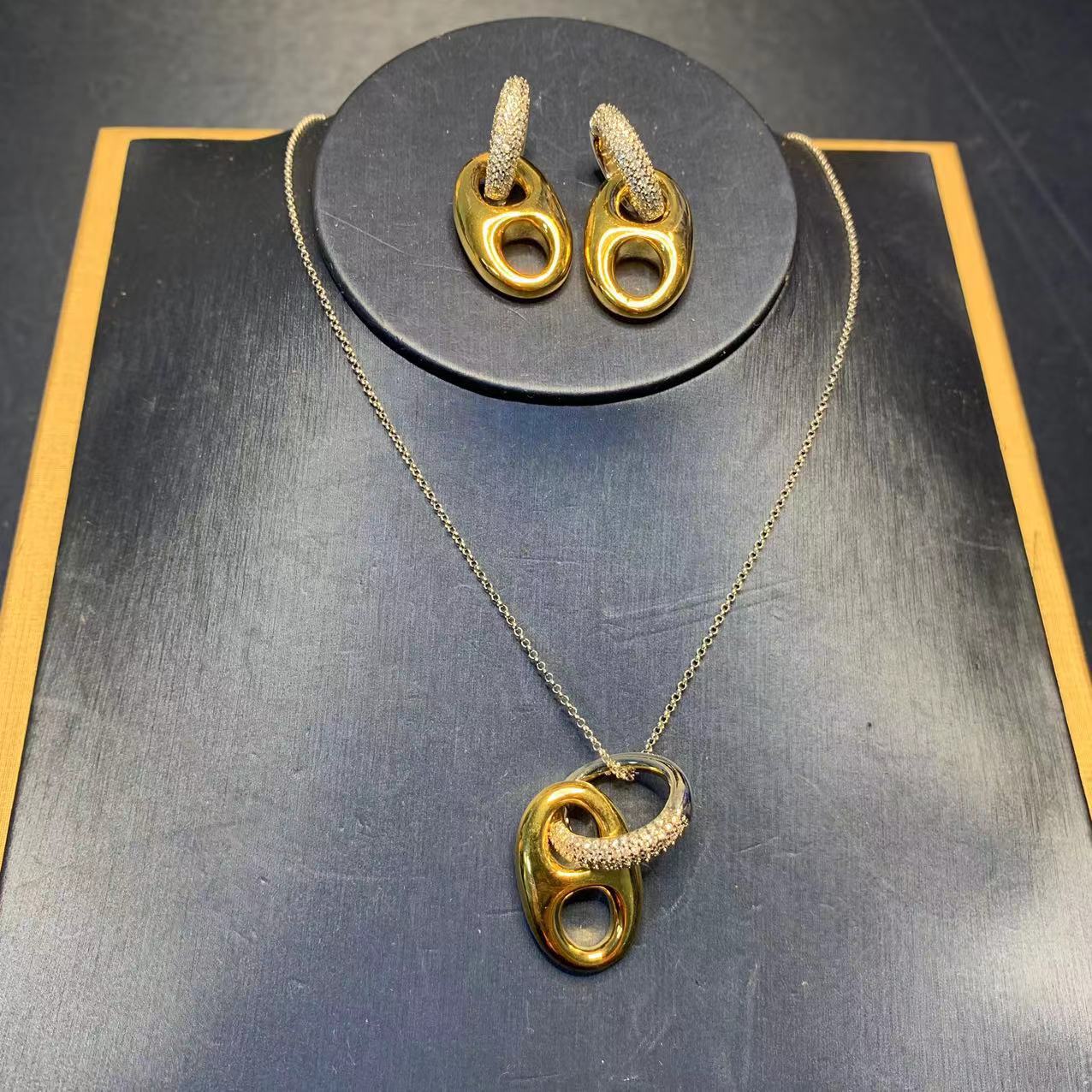 European and American New Pig Nose Earrings Women's Gold Plated Oval Pig Nose Necklace Exaggerated Earrings suit Exquisite Clavicle Chain