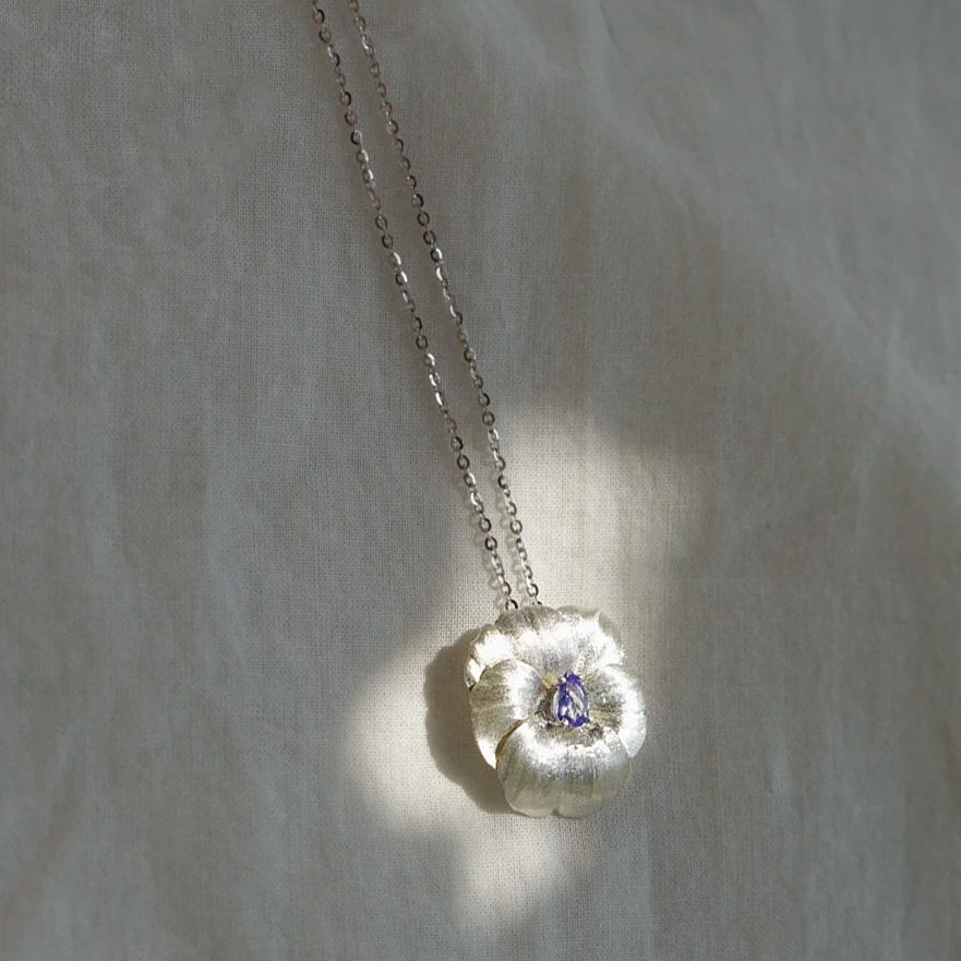Brushed Craft Three-Dimensional Flower Pansy Necklace For Women, Chinese Retro Cool Style, Micro-Inlaid S Silver_voghion.com