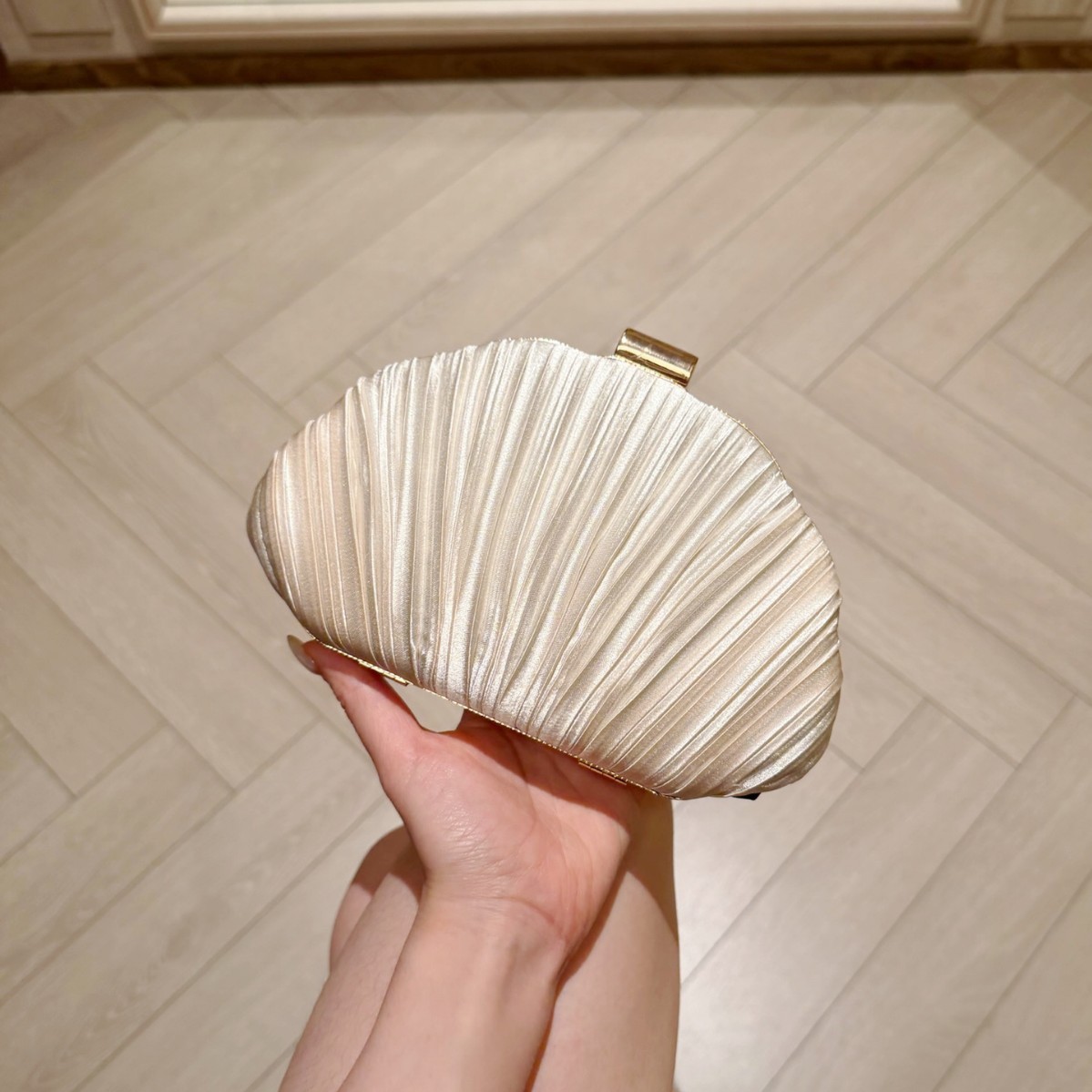 2026 hot-selling cross-border new shell-shaped box handbag, women's evening bag, hand-held banquet bag, fashionable cross-border women's bag
