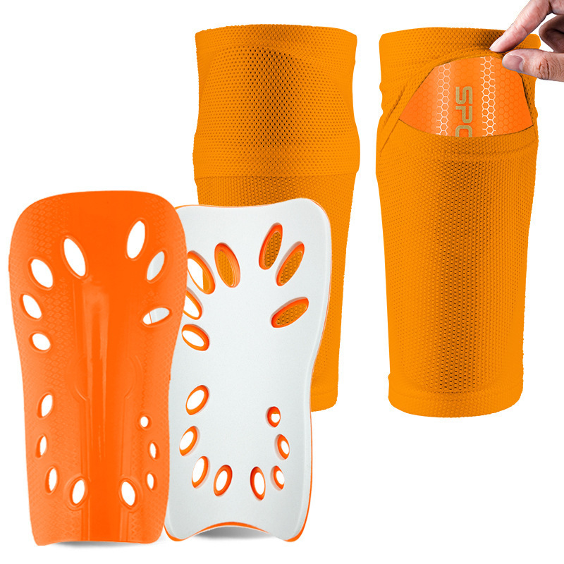 주황색 정강이 보호대 + 주황색 양말