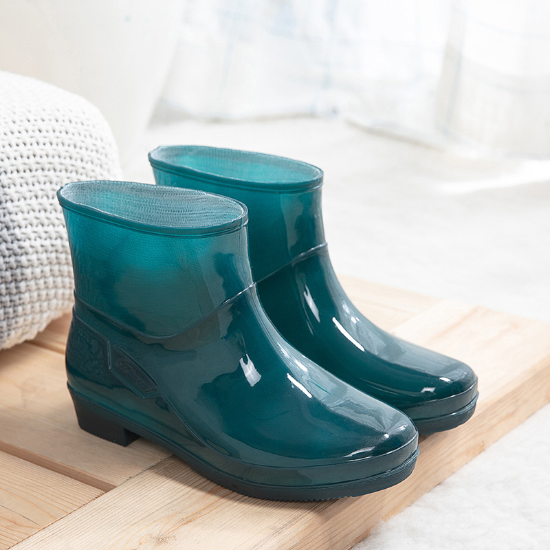 Comercio exterior zapatos de lluvia de color sólido para mujeres adultas al aire libre bosque lluvioso a prueba de agua anti-deslizante zapatos de agua de lana calentamiento botas de lluvia