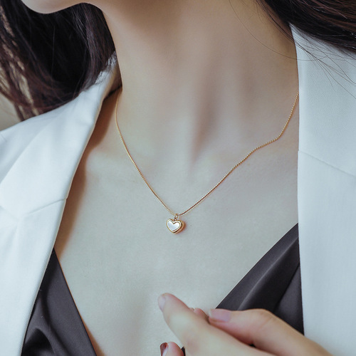 Shell love necklace women's summer light luxury niche simple cold style heart-shaped pendant clavicle chain versatile accessories