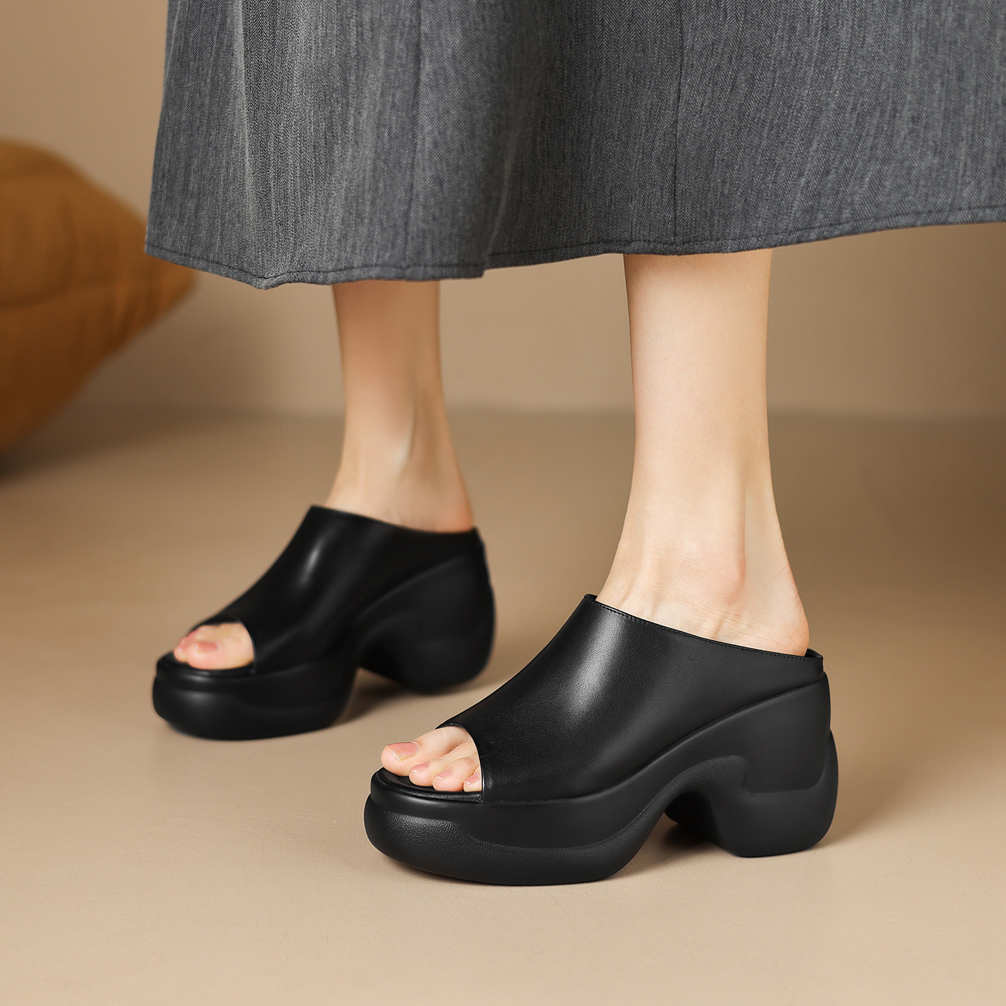 Sandal cao gót nữ đế dày 8,5 cm quai ngang da bò — đen
