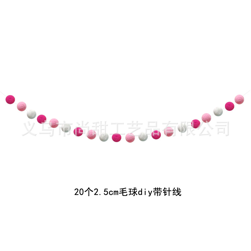 자수로 만든 DIY 로즈 레드 헤어볼 20개