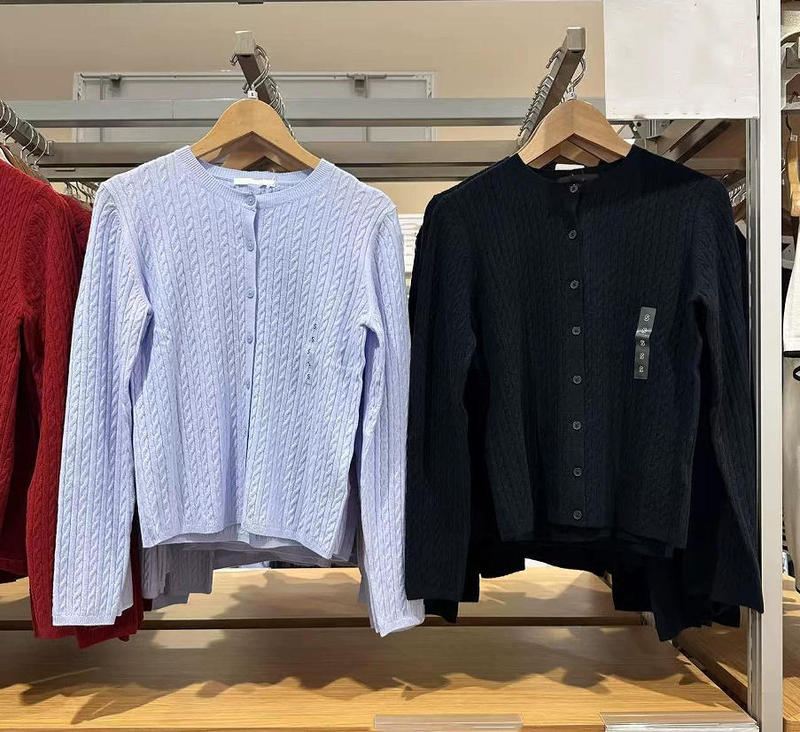 2026 Autumn/Winter New Women's Knit Cardigan with Floral Pattern, Slim Fit, Slimming Base Shirt Sweater 488288 2026 Autumn/Winter New Women's Knit Cardigan with Floral Pattern, Slim Fit, Slimming Base Shirt Sweater 488288