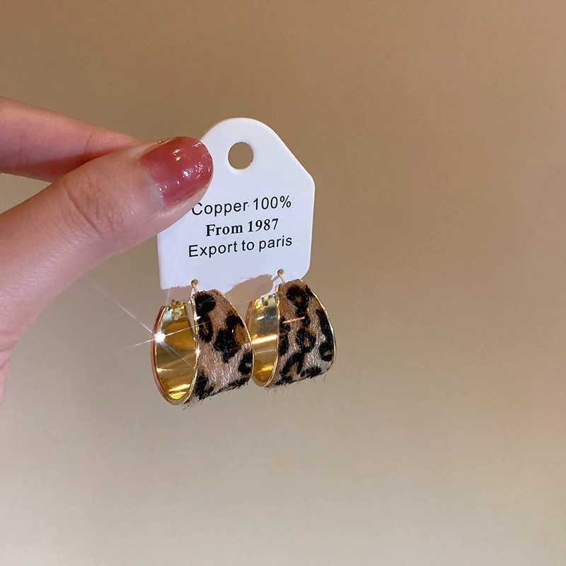 Y31 wide-brimmed leopard print earrings
