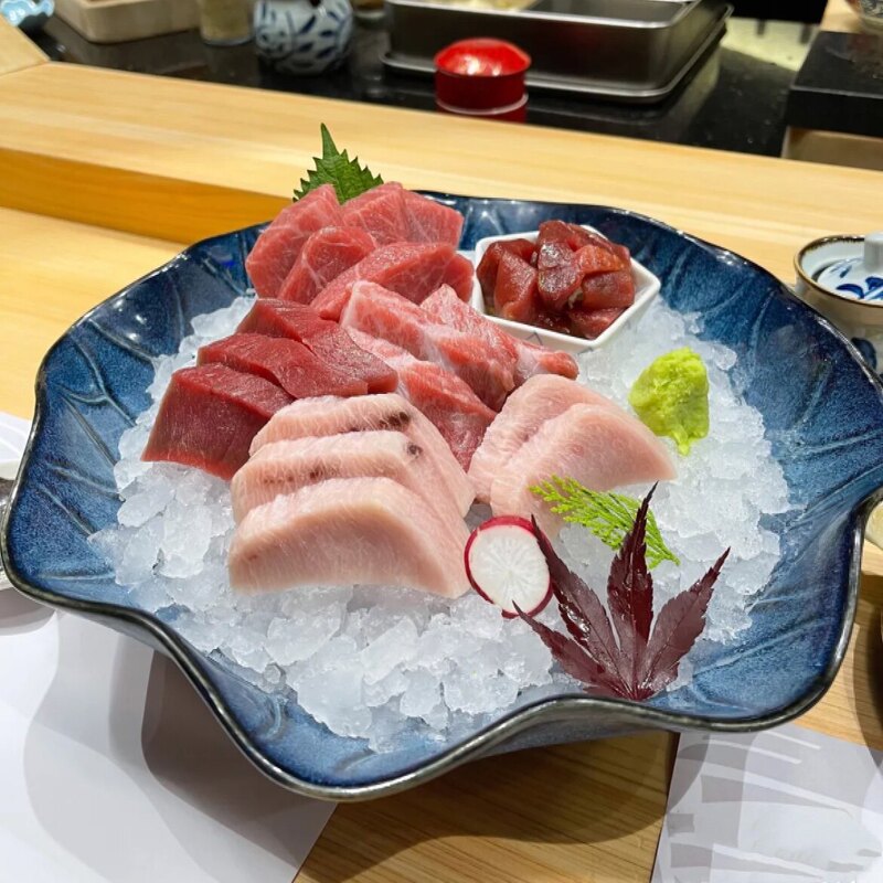 New Chinese-Japanese style ceramic tableware, lace-edged sashimi platter, seafood display, boiled fish with blood, dry ice tray New Chinese-Japanese style ceramic tableware, lace-edged sashimi platter, seafood display, boiled fish with blood, dry ice tray