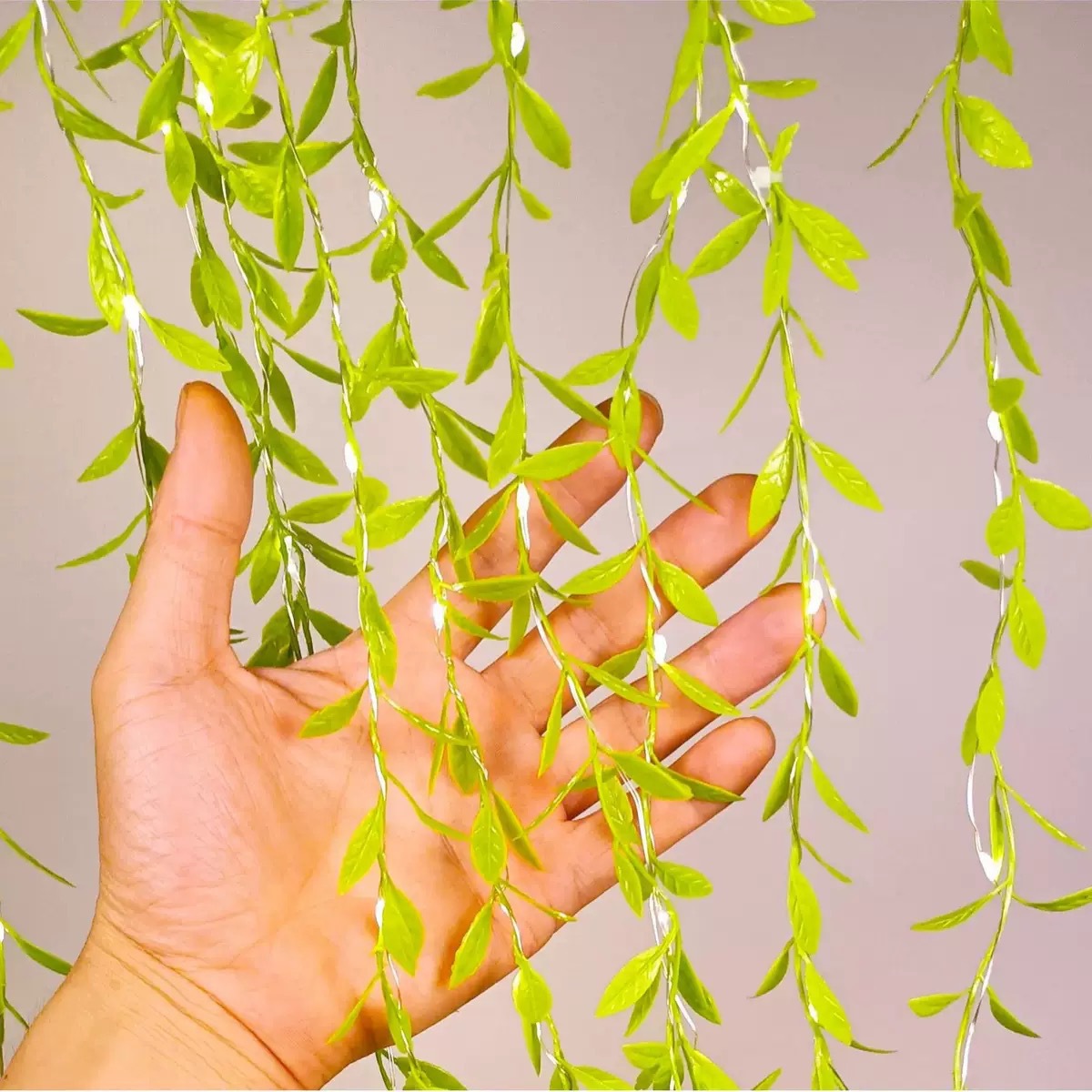 Nuevos productos transfronterizos LED simulación de lámparas de hojas de oro decoración de Navidad vid verde iluminante lámpara de lámpara de lámpara de hojas verdes