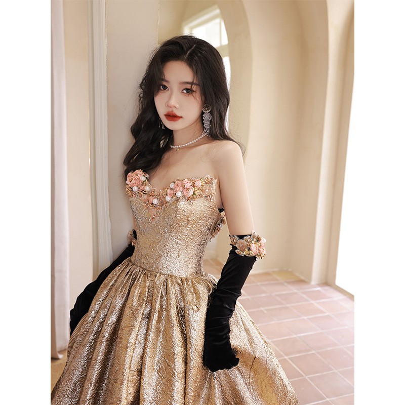 Vestido de novia estilo 2026, sencillo, sin tirantes, moderno, elegante, para banquete, estilo socialité.