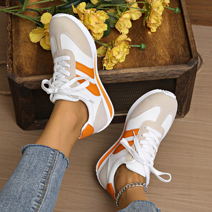 Women's 2025 Spring and Autumn New White Shoes Casual and Plaid Lace-Up Large Size Sports Casual Flat Women's Sports Shoes