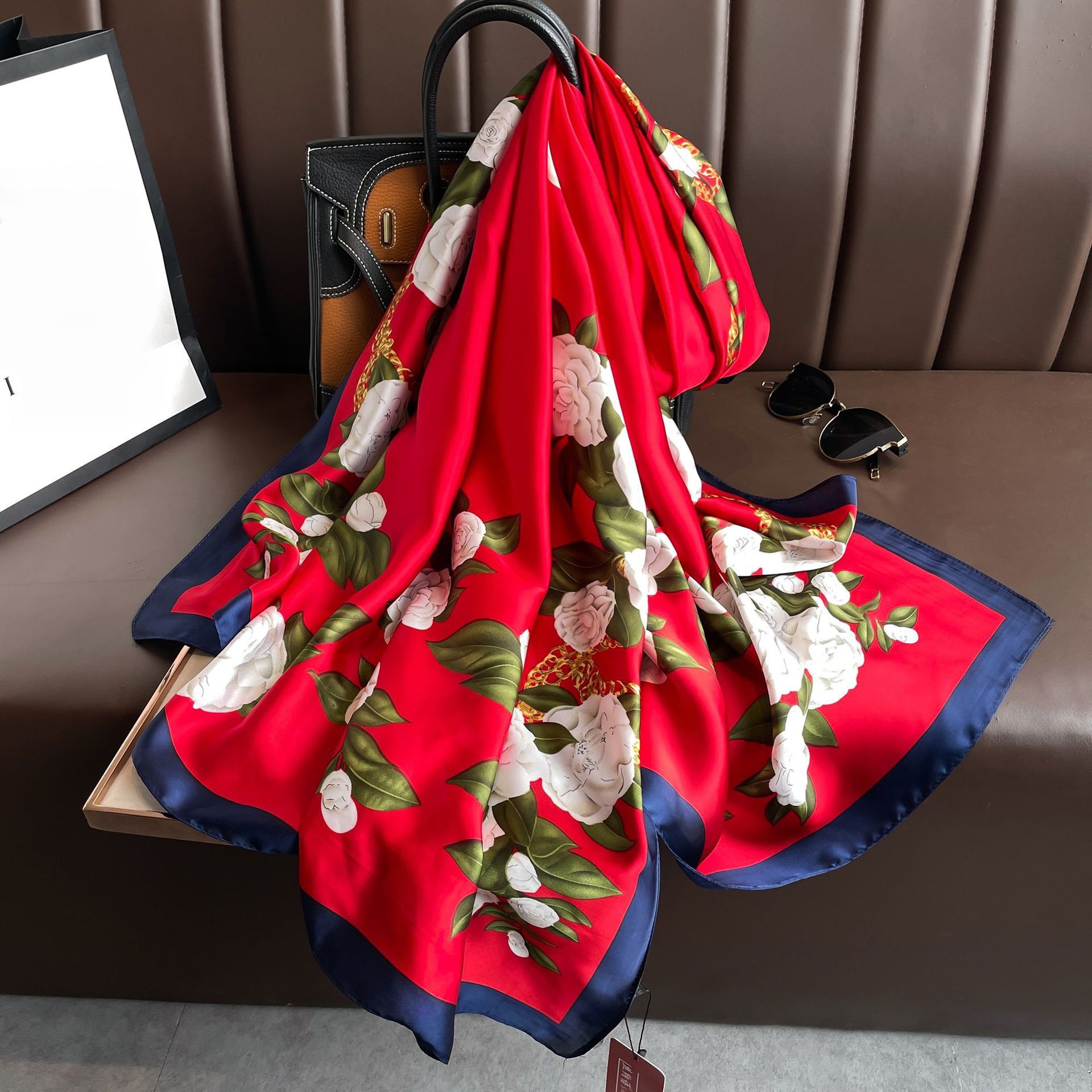 Verano nuevo estilo bufanda de seda de alta gama damas todo fósforo seda de morera bufanda de moda gran marca imitación seda protector solar chal exterior