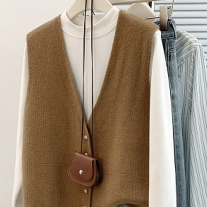 V-Neck Knitted Vest Short-Sleeve Cardigan for Spring, Autumn, and Winter 2025 New Stylish Trendy Oversized Sweater