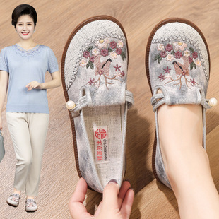 Old Beijing Cloth Shoes New Model for Elderly Women, Non-Slip Soft Sole, Middle-Aged and Elderly Flat Shoes, Summer Genuine Mother's Shoes