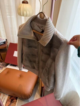 2025 Winter Imported Mink Fur Cashmere down Jacket Short Coat European and American Style Faux Fur Versatile 2025 Winter Imported Mink Fur Cashmere down Jacket Short Coat European and American Style Faux Fur Versatile