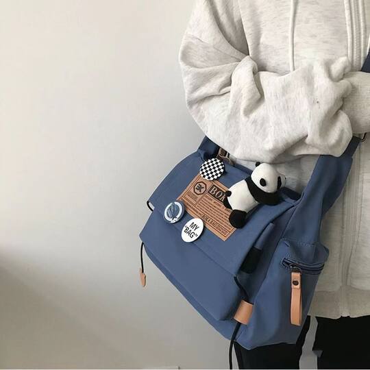 Japanese Harajuku dark workwear style messenger bag female Korean ins Hong Kong style retro street large capacity messenger bag male