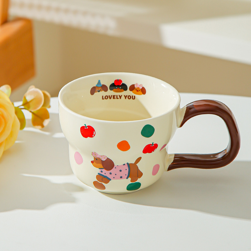 Serie de tazas de perro de salchicha chicas lindas tazas de agua potable domésticas nuevas tazas de café de desayuno de cerámica 2025 tazas
