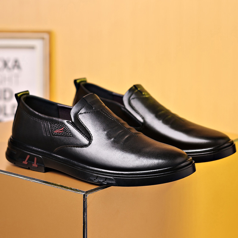 Lifestyle leather shoes for men, genuine leather, 2023 autumn new style, slip-on, soft bottom, breathable, anti-slip, middle-aged and elderly father's shoes for men