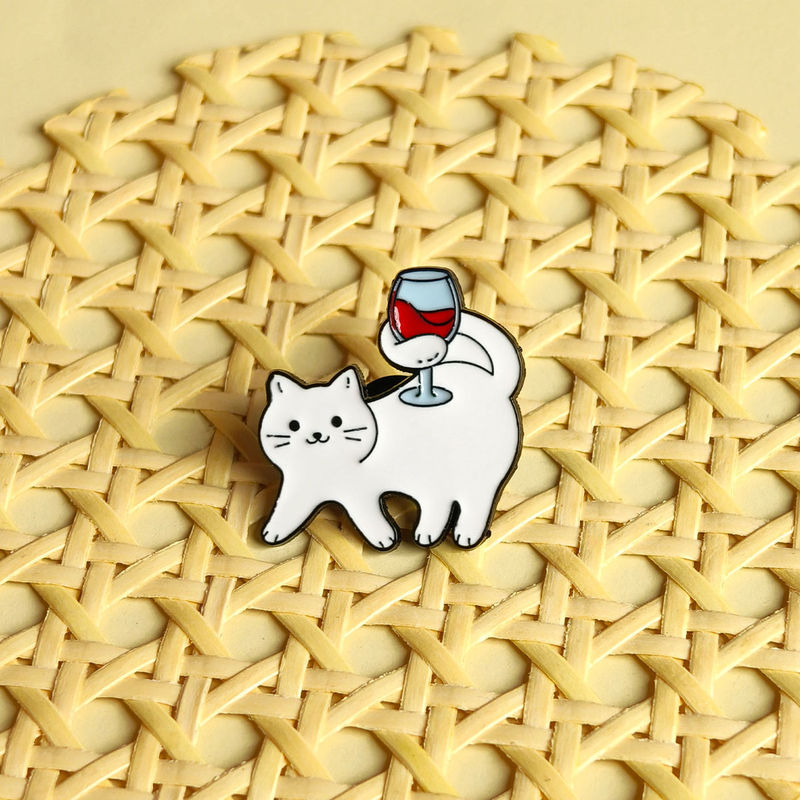 かわいいオリジナル子猫ブローチバッジins風シンプル白猫欧米の起爆ワイングラス服装飾アクセサリー|undefined