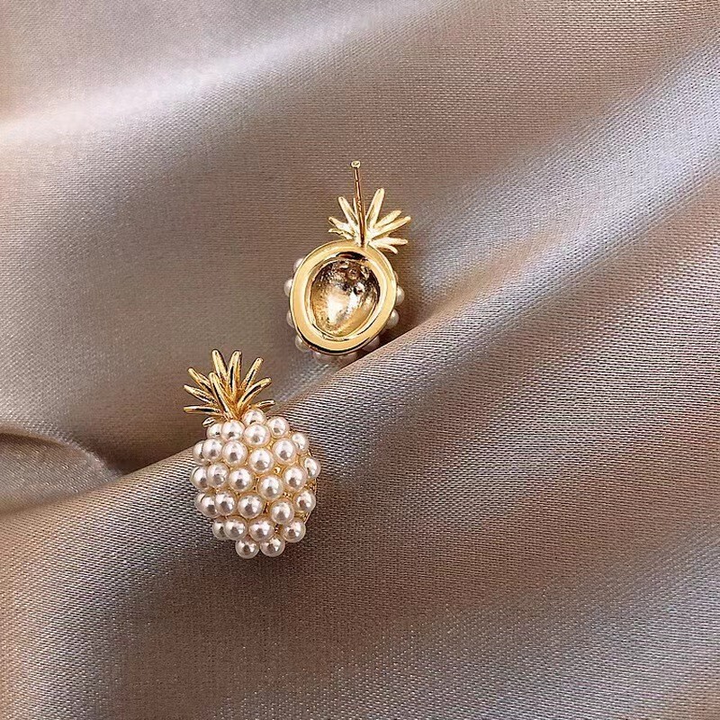 金色の耳飾り ~ 冷たい風の金属の質感の耳の輪のピアスの女性の個性はファッションの欧米の風の爆発的なイヤリングを合わせます。|undefined