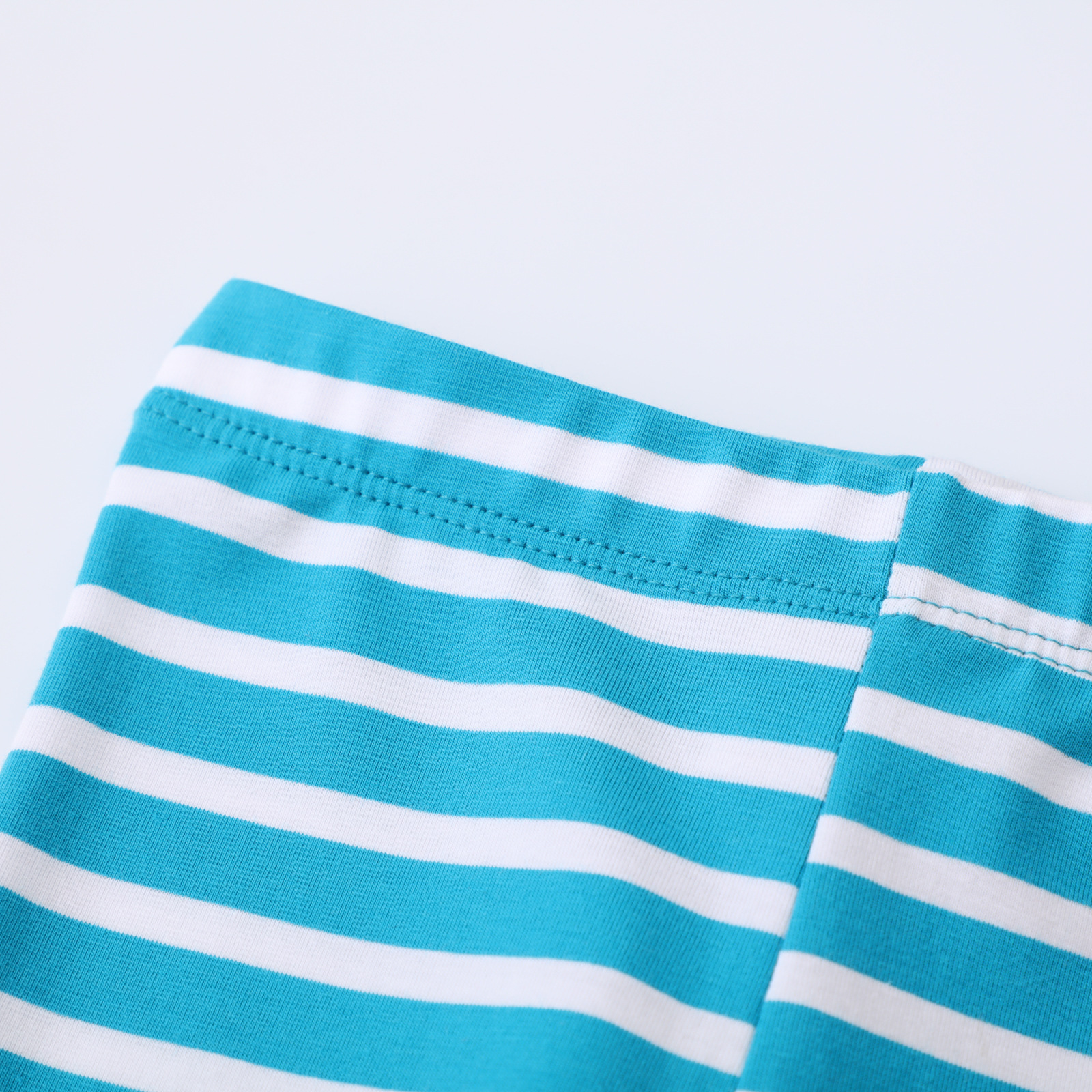 Primavera y otoño 2023 nuevas polainas para niñas desgaste exterior pantalones elásticos delgados pantalones europeos y americanos pantalones bordados polainas fábrica