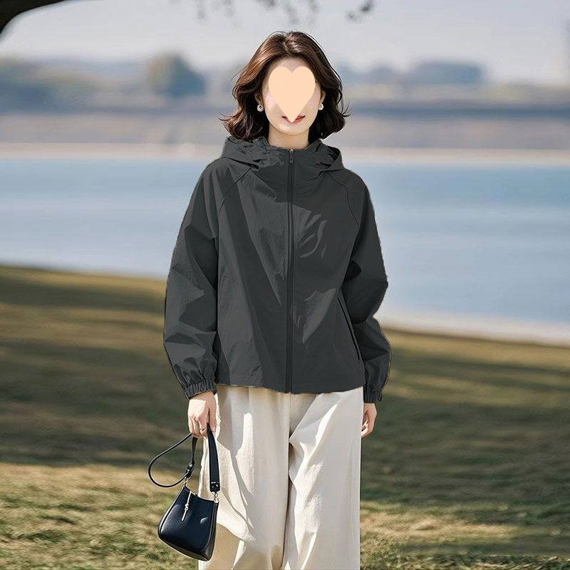 2025开春百搭火酷飒拽姐高级感好看女短款连帽外套减龄冲锋衣|undefined