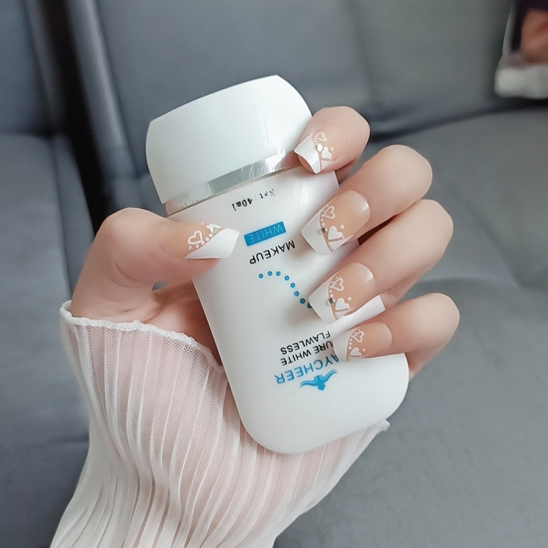 Color desnudo punto perforación borde blanco manicure francés dulce amor desgaste uñas 24 piezas parches de uñas terminados