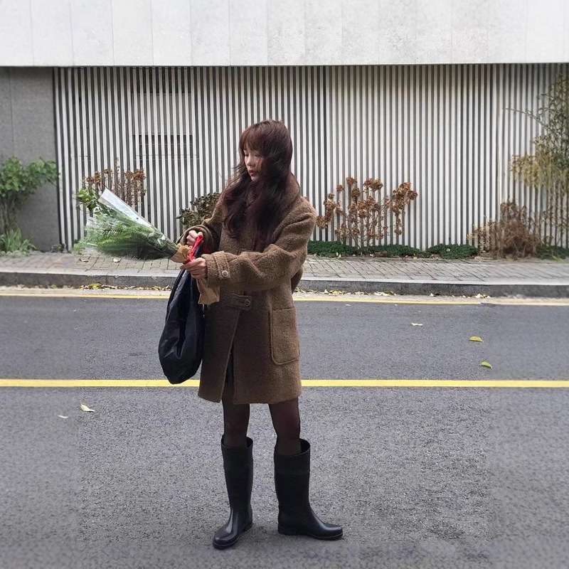 Now South Korea dongdaemun mar * on circle wool brown coat atmosphere sense advanced simple wool coat medium length Now South Korea dongdaemun mar * on circle wool brown coat atmosphere sense advanced simple wool coat medium length
