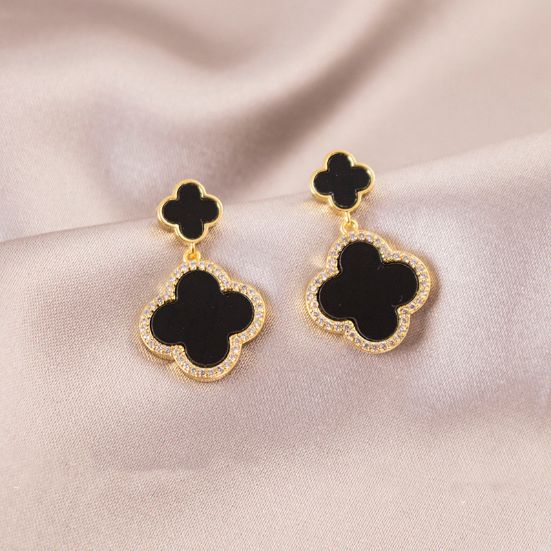 72#Black four-leaf clover earrings (real gold plating)