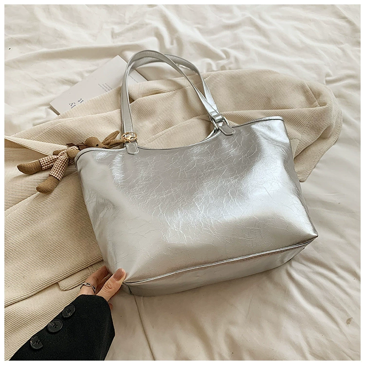 Shoulder bag, capacious one-shoulder purse, high-quality style with pendant charm