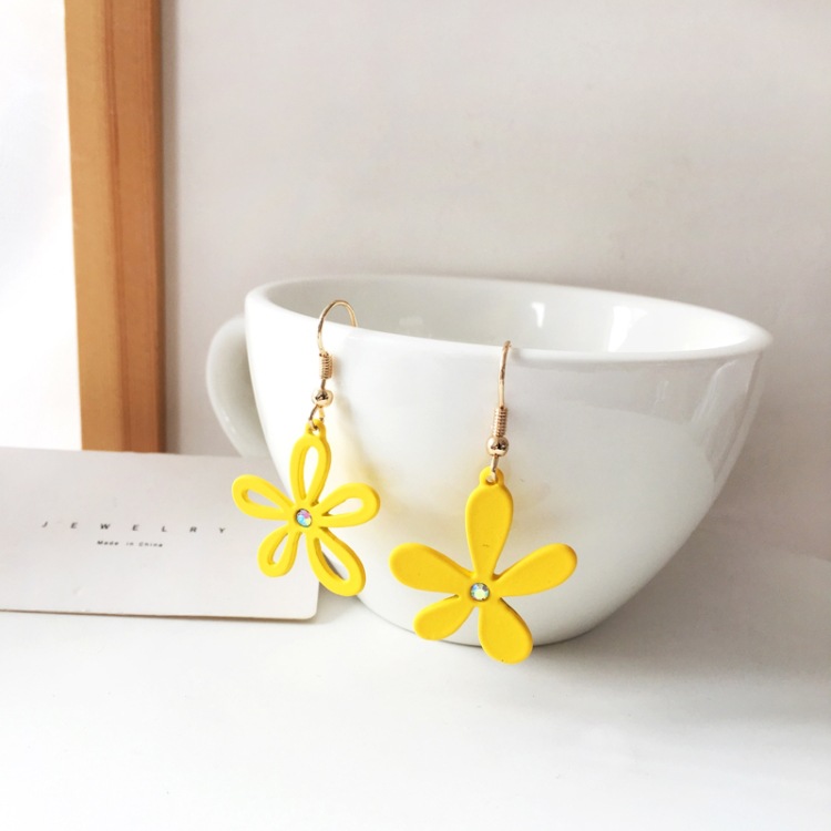 Fashion Yellow Flower Earrings display picture 3