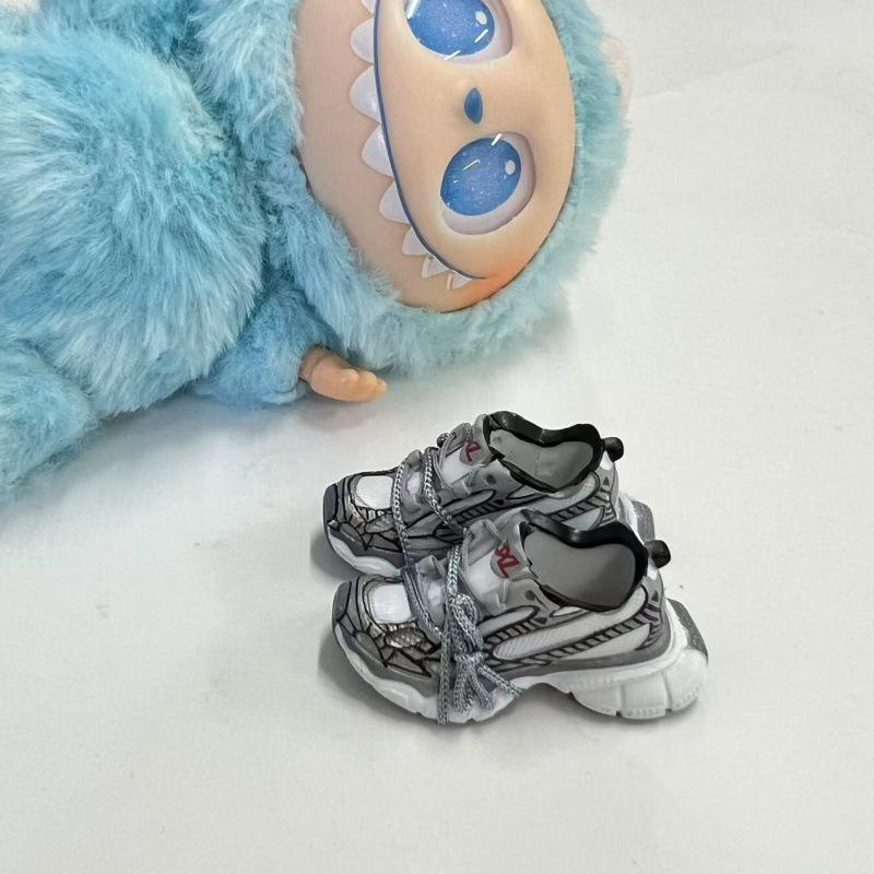 LABUBU Zapatos Rabu Ropa de bebé 17cm felpa vinilo bolso de muñeca colgante para zapatos desnudos caja ciega