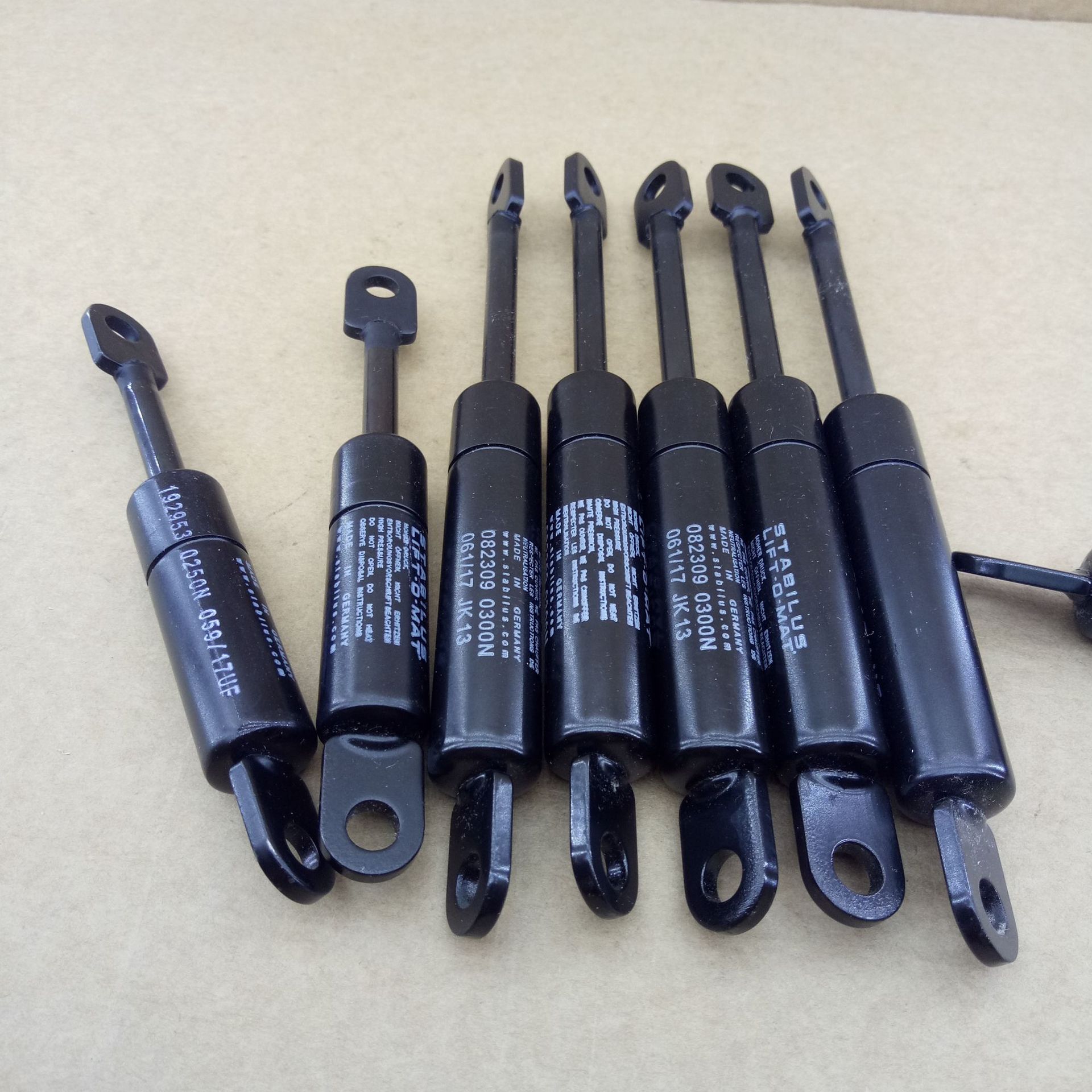 STABILUS 通用气弹簧 192910 载荷 250N 安装尺寸106.5行程20