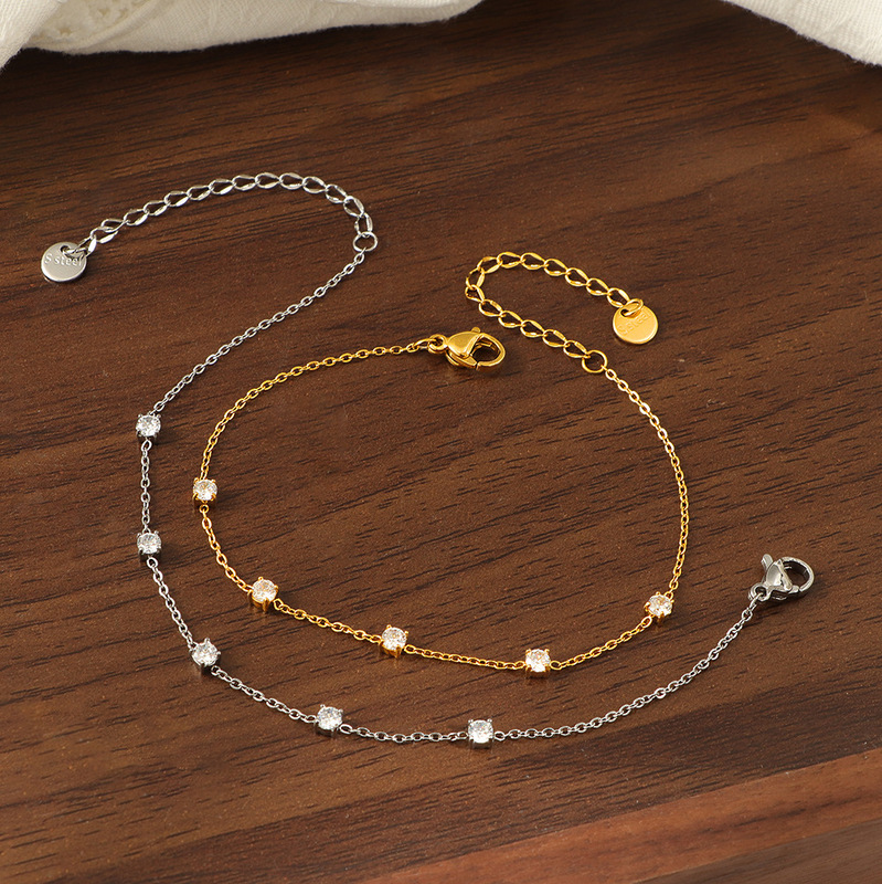 Japanese and Korean Simple Four-Claw Zircon Bracelet, Accessible Luxury and Exquisite Women's Titanium Steel Bracelet Plated with 18K Gold Niche Design for Gift Giving
