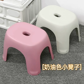 收纳盒;衣钩/挂钩;衣架