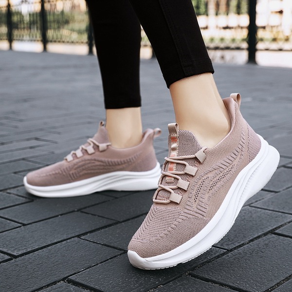 Walking shoes all-season for leisure