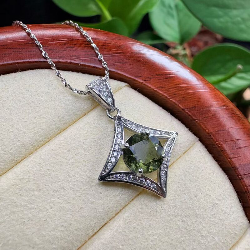 Natural Czech Meteorite Faceted Pendant, Loose Stone Size Approximately 7mm, S925 Silver Inlaid with a High-End Feel Natural Czech Meteorite Faceted Pendant, Loose Stone Size Approximately 7mm, S925 Silver Inlaid with a High-End Feel