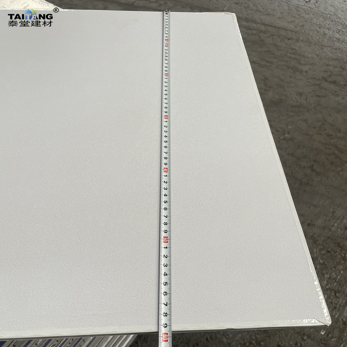 Togo 600*600 yeso decoración de techo moderno Plafond En Pvc diseño de techo