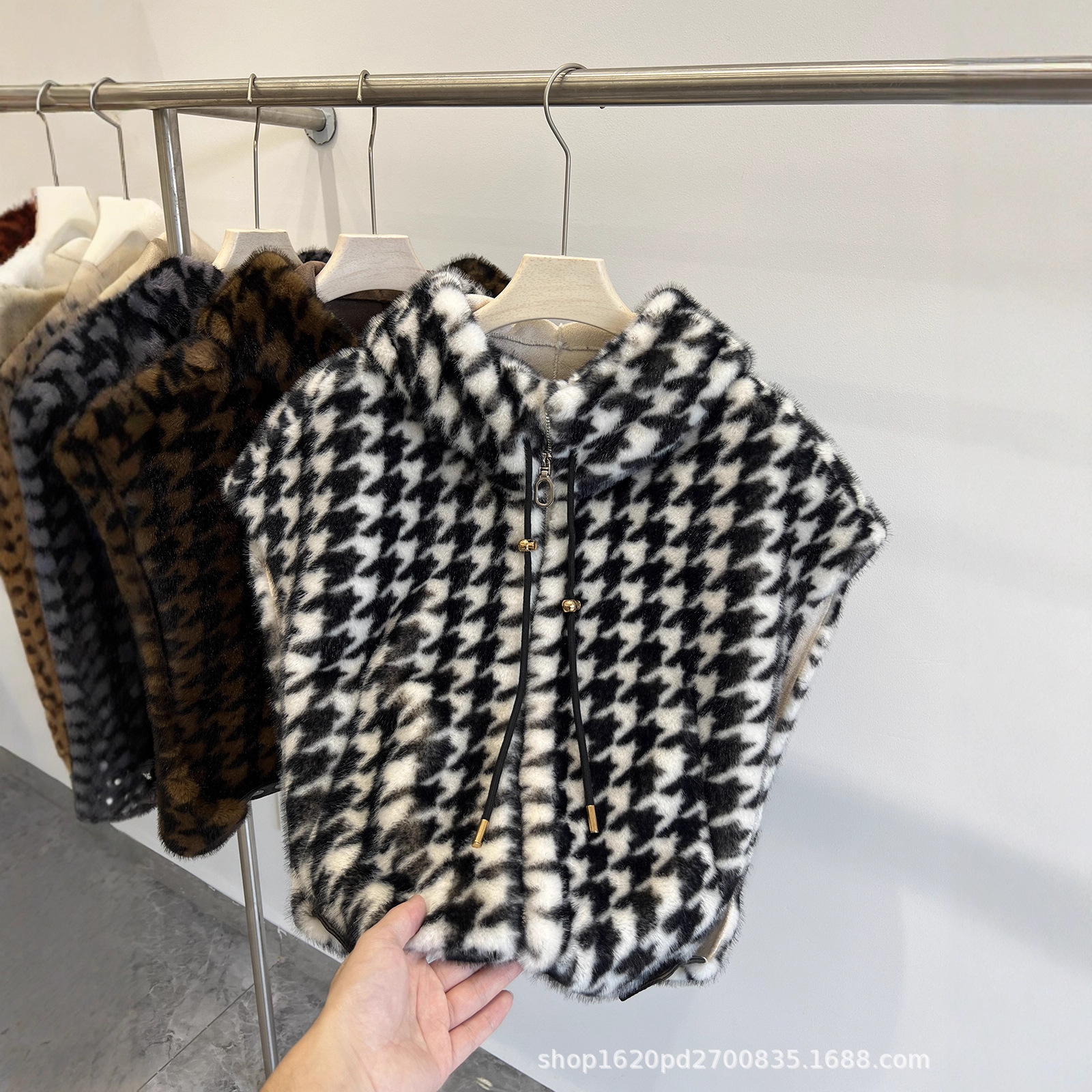 复古千鸟格立领皮毛一体无袖马甲背心女小个子短款皮草毛毛外套