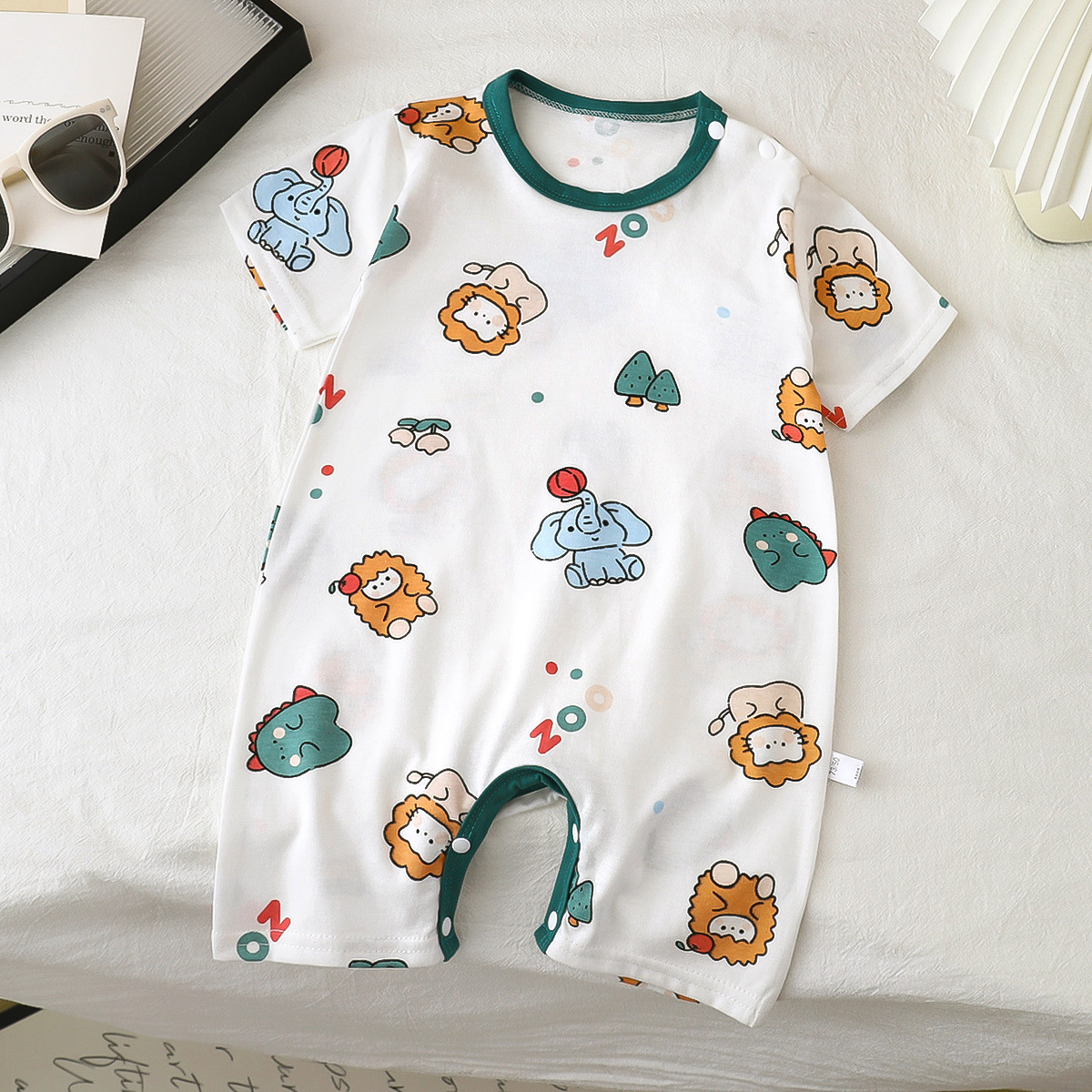 Baby Clothes All-match Boy and girl Baby Triangle Hatshirt Newborn Short-sleeved jumpsuit Wrap-up Pajamas Climbing Clothes