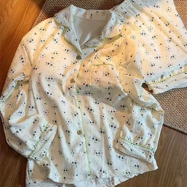 Sweet Little Floral Girl's Pajamas, Autumn and Winter Thickeneded German Velvet Warm Suit, Girls' Casual Lazy Style Home Clothes Sweet Little Floral Girl's Pajamas, Autumn and Winter Thickeneded German Velvet Warm Suit, Girls' Casual Lazy Style Home Clothes