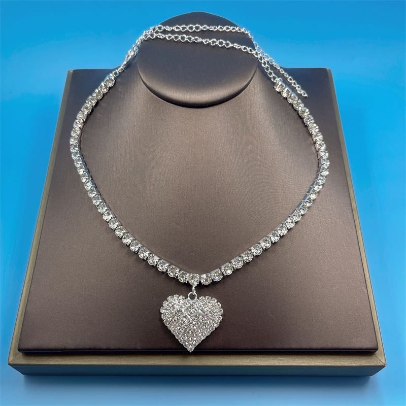 fashion classic simple bride wedding heart-shaped rhinestone necklace pendant