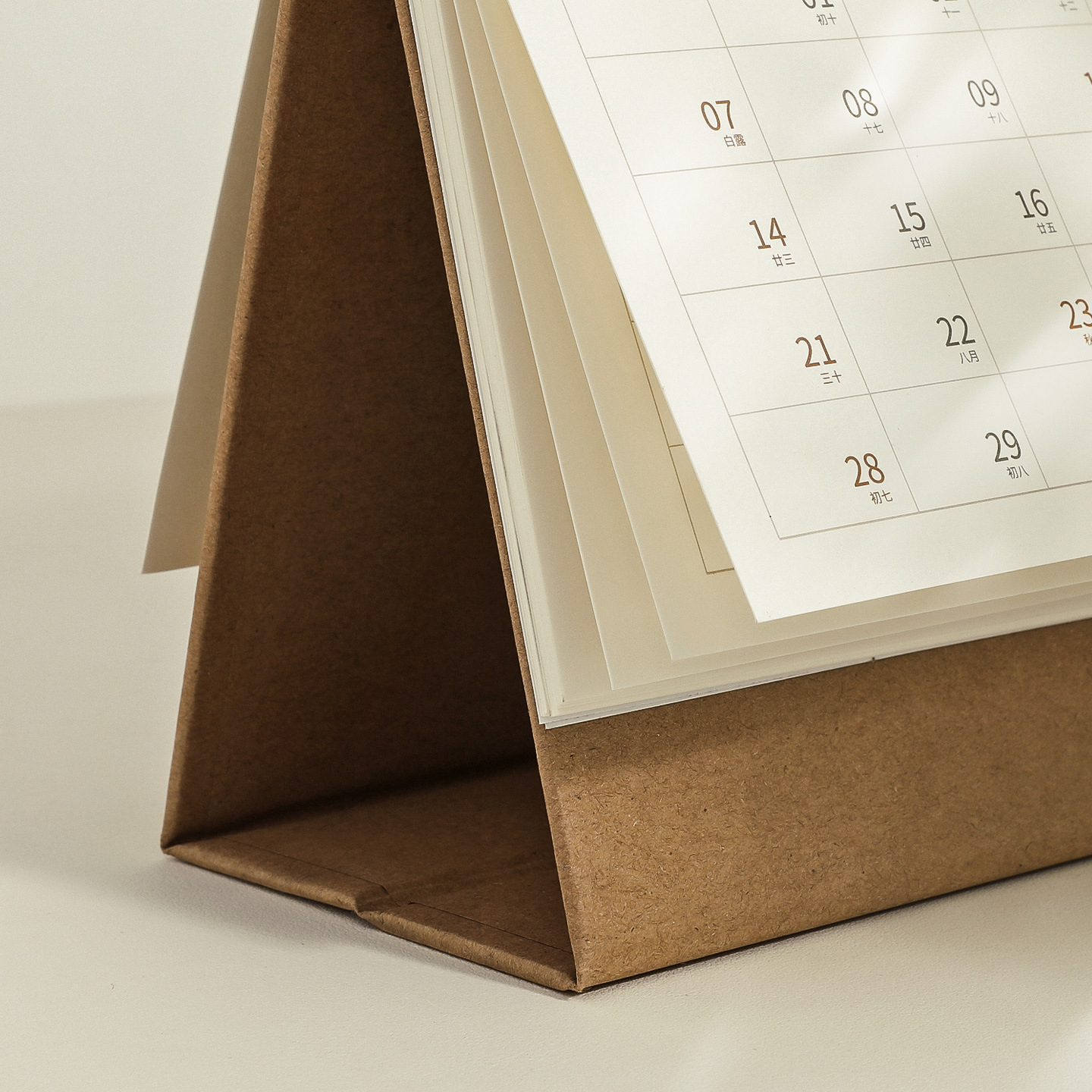 Xinmo 2026 Calendario de escritorio básico grande Adornos de escritorio de Ka White Calendario de plan multifuncional Calendario de estilo simple