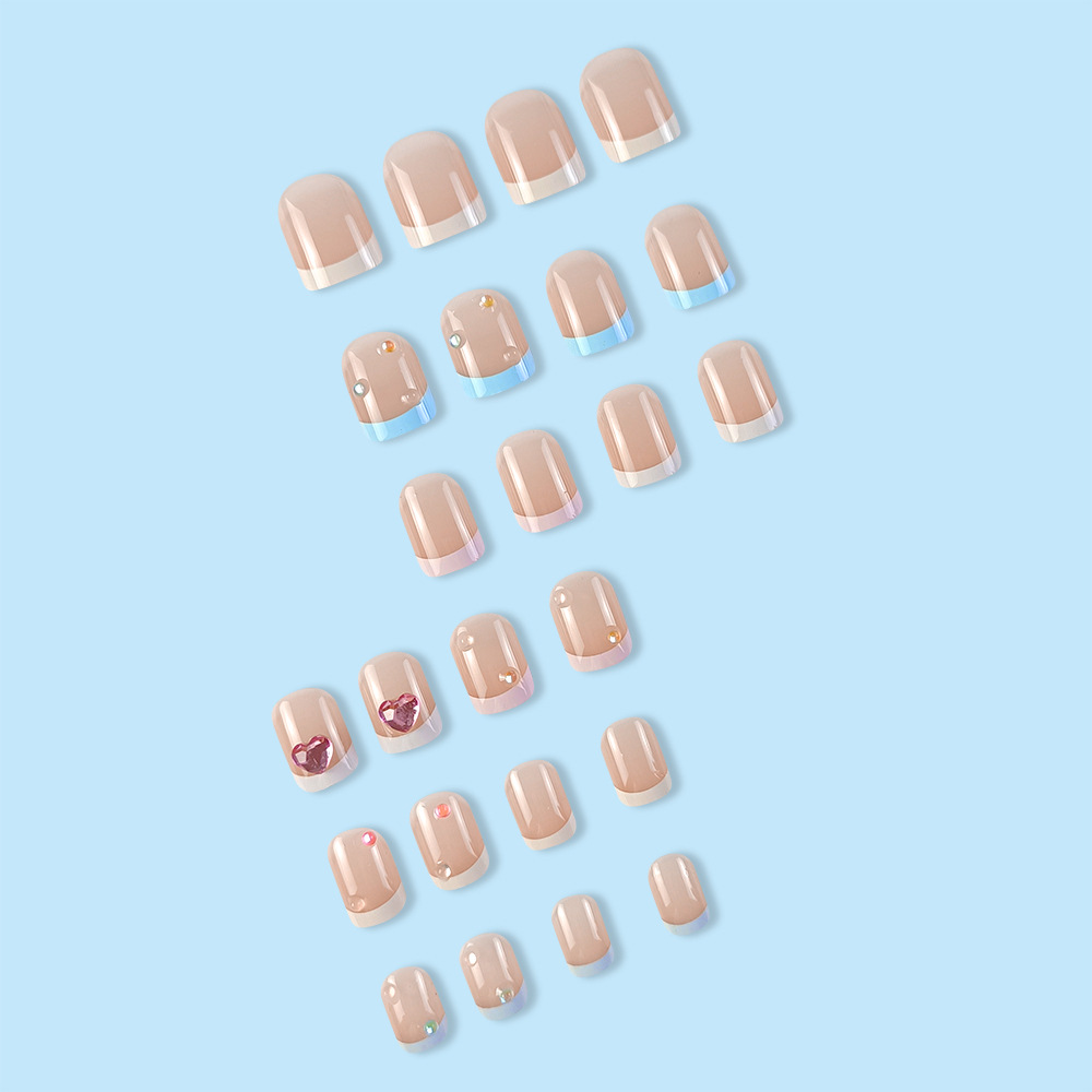 Color desnudo de diamante de manicure francesa, uñas cortas frescas y dulces, cabeza cuadrada para usar uñas 24 piezas de parche de uñas terminado