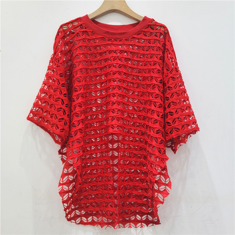 Personalidad fresca de malla hueca de manga corta irregular blusa de bifurcación 2025 verano nueva blusa corta de moda image 3