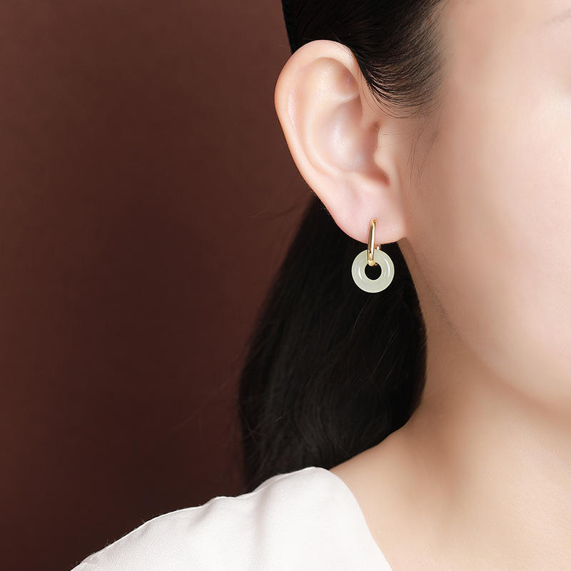 Bông tai kẹp tai bạc S925 mạ vàng đính ngọc bích phong cách cổ điển — Một cặp